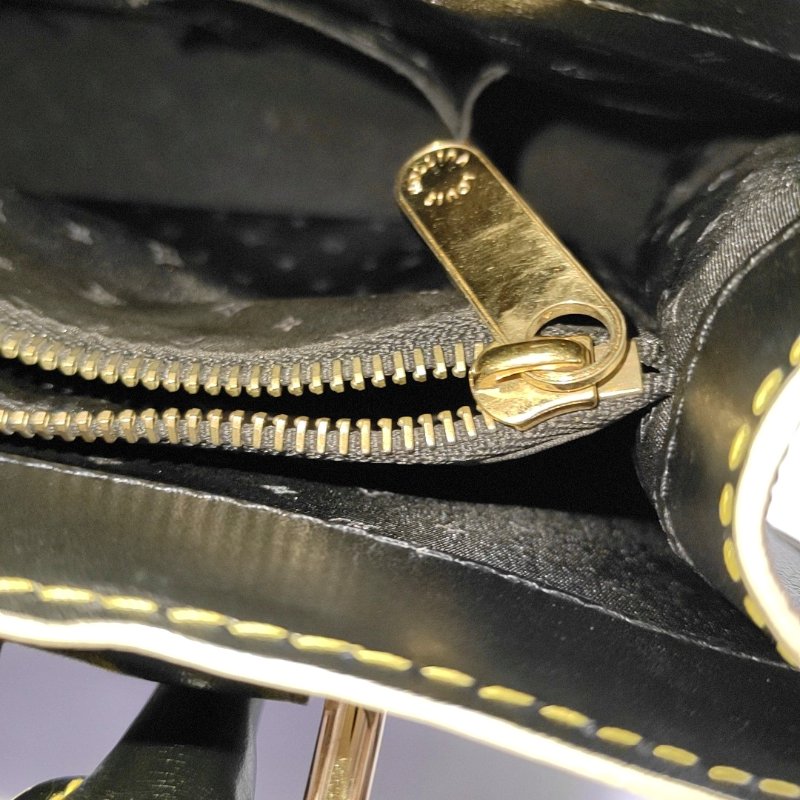 LOUIS VUITTON LE FABULEUX黑色牛皮鉚釘手提包金色五金-12