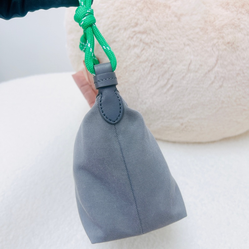 全新 Miu Miu gabardine 灰色飯盒包/腋下包-4