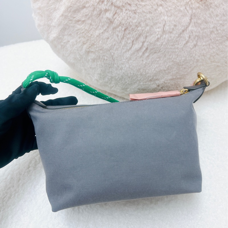 全新 Miu Miu gabardine 灰色飯盒包/腋下包-5