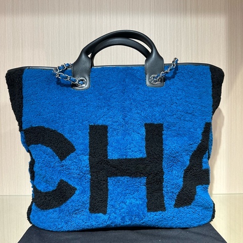 CHANEL香奈兒字母羊羔毛絨鏈條托特包大號 藍黑色