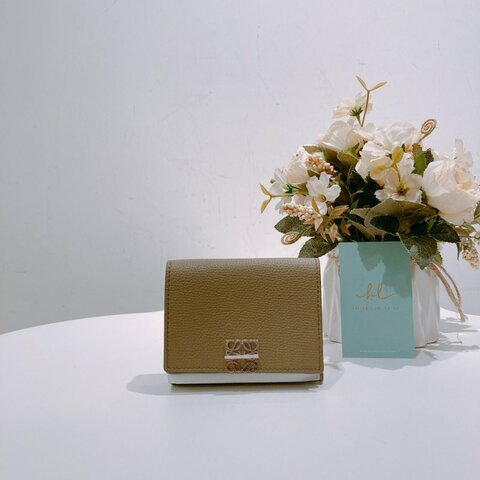 TW4674 Loewe 羅意威 三摺短銀包 Anagram Trifold Wallet Calfskin Camel Sand