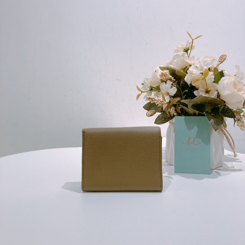 TW4674 Loewe 羅意威 三摺短銀包 Anagram Trifold Wallet Calfskin Camel Sand-1