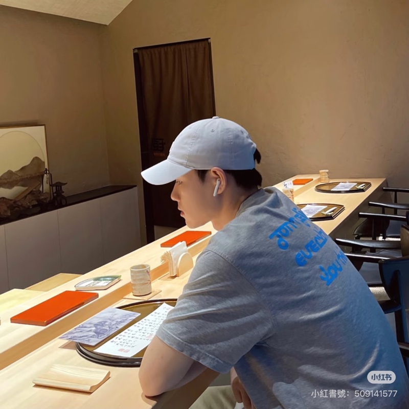 Burberry 灰色 Don't Believe Everything You Think 短袖 圓領 T恤-2