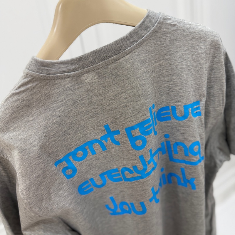 Burberry 灰色 Don't Believe Everything You Think 短袖 圓領 T恤-4