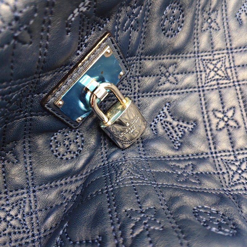 LOUIS VUITTON LILIA小號深藍色牛皮老花壓紋手提包單肩包銀色五金-8