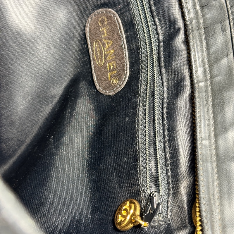 隨便甜賣chanel香奈兒24 K金 肩背托特包 很輕又好裝的實揹款-11