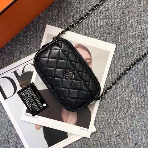 Chanel 黑銀鍊條相機包 Camera Bag