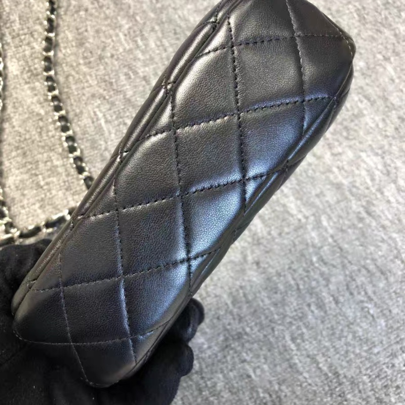 Chanel 黑銀鍊條相機包 Camera Bag-2