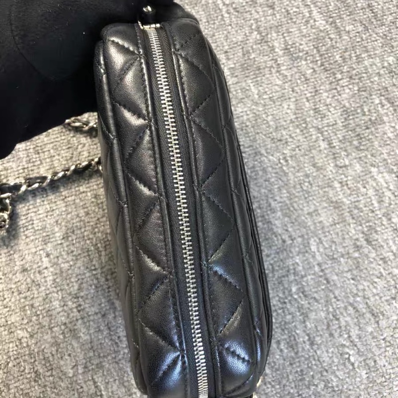 Chanel 黑銀鍊條相機包 Camera Bag-9