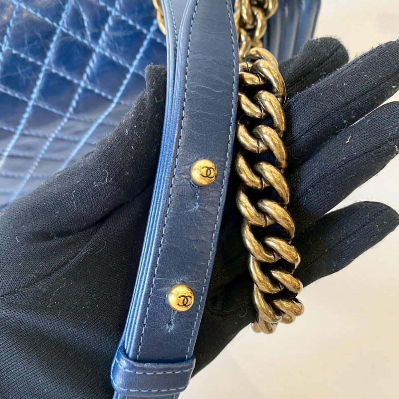 CHANEL BOY 25cm 午夜藍 仿舊 金鏈 油蠟 牛皮 肩背 斜背 口蓋包 A67086-9