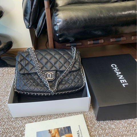Chanel香奈兒XXL黑銀多鏈條滾邊cf機場包