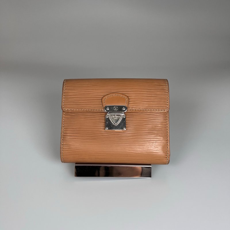 LV M5801 咖啡水波紋三折短夾-1