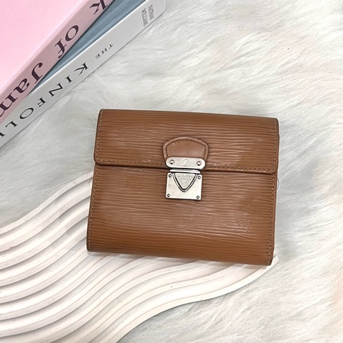 LV M5801 咖啡水波紋三折短夾