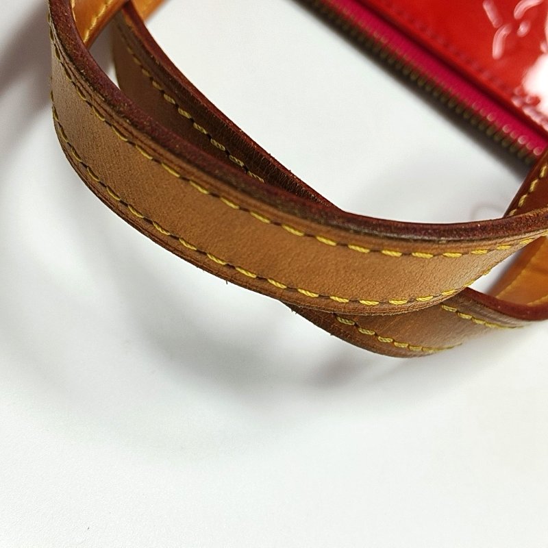 LOUIS VUITTON BELLEVUE橘粉色漆皮老花壓紋手提包金色五金-8
