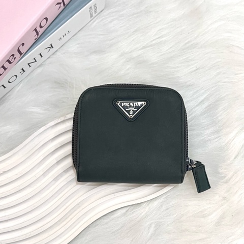 PRADA 墨綠尼龍釦式短夾