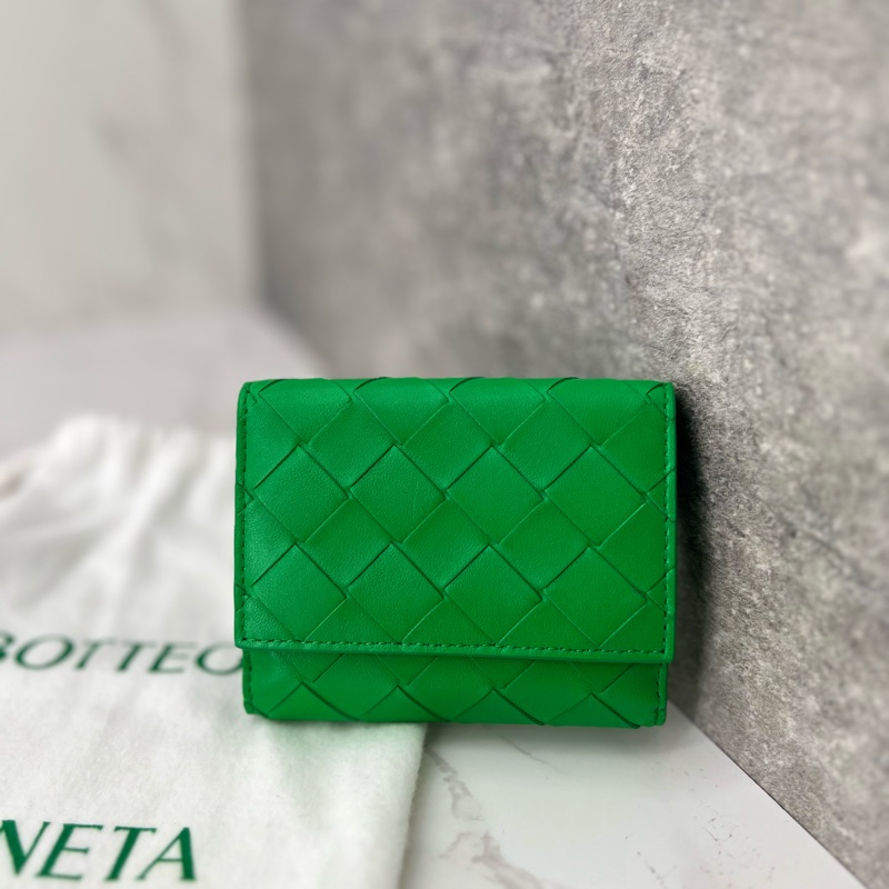 💗香緹國際精品💗 786 BV編織大格三折短夾-0