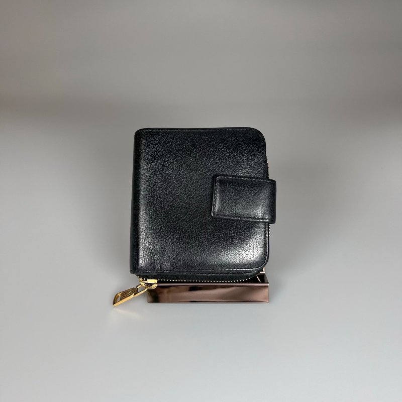 YSL 352906 黑浮雕釦式短夾-2