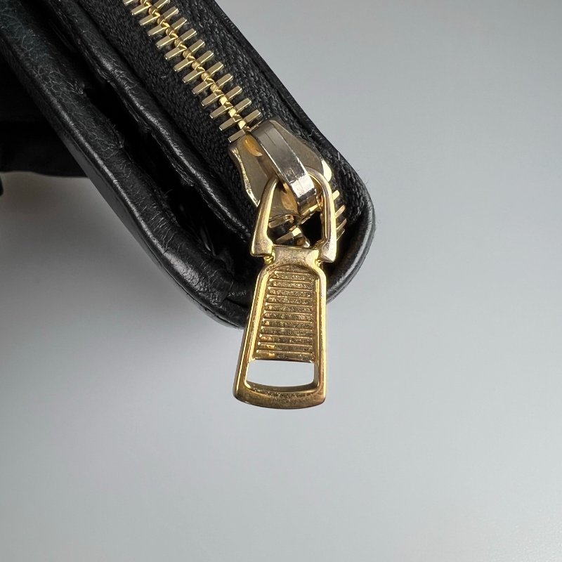 YSL 352906 黑浮雕釦式短夾-10