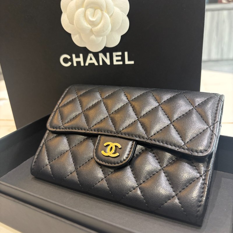 *SHIHNA名牌精品* CHANEL 經典菱格黑金口蓋中夾-1