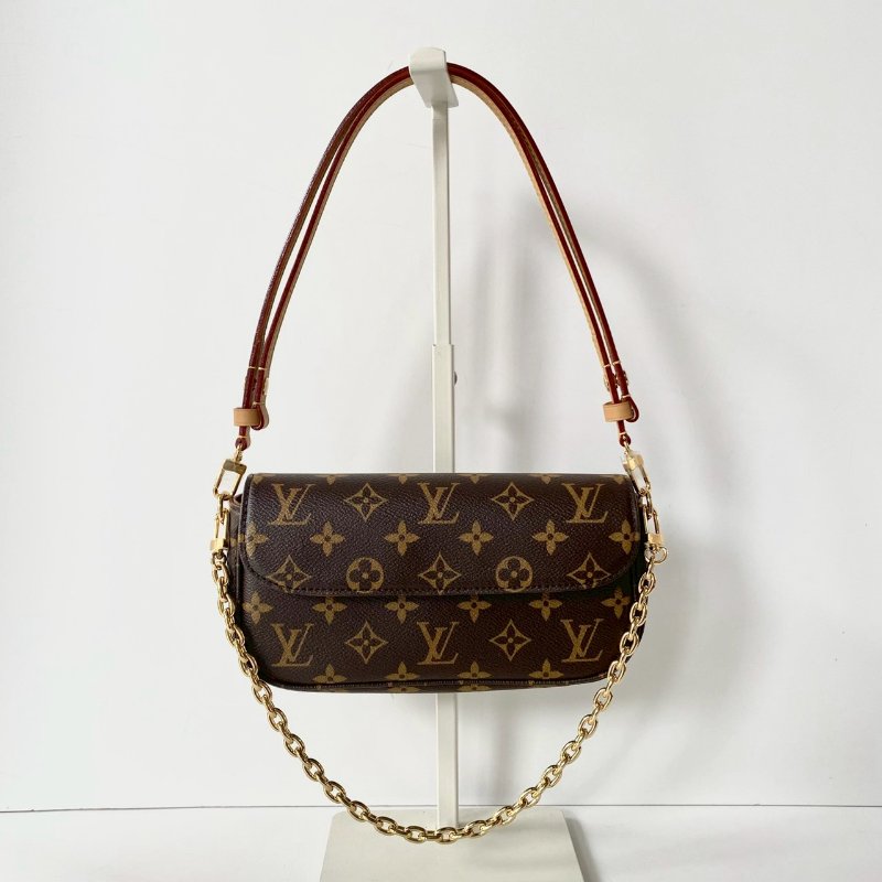 LV 新款 WALLET ON CHAIN IVY 老花 多功能 肩背 斜背 磁釦 腋下包 M81911-0