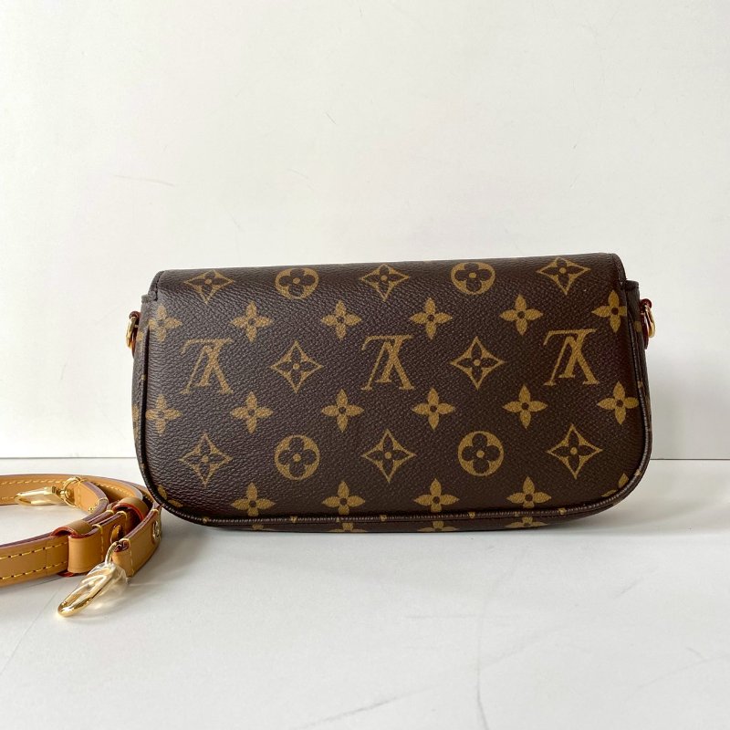 LV 新款 WALLET ON CHAIN IVY 老花 多功能 肩背 斜背 磁釦 腋下包 M81911-2