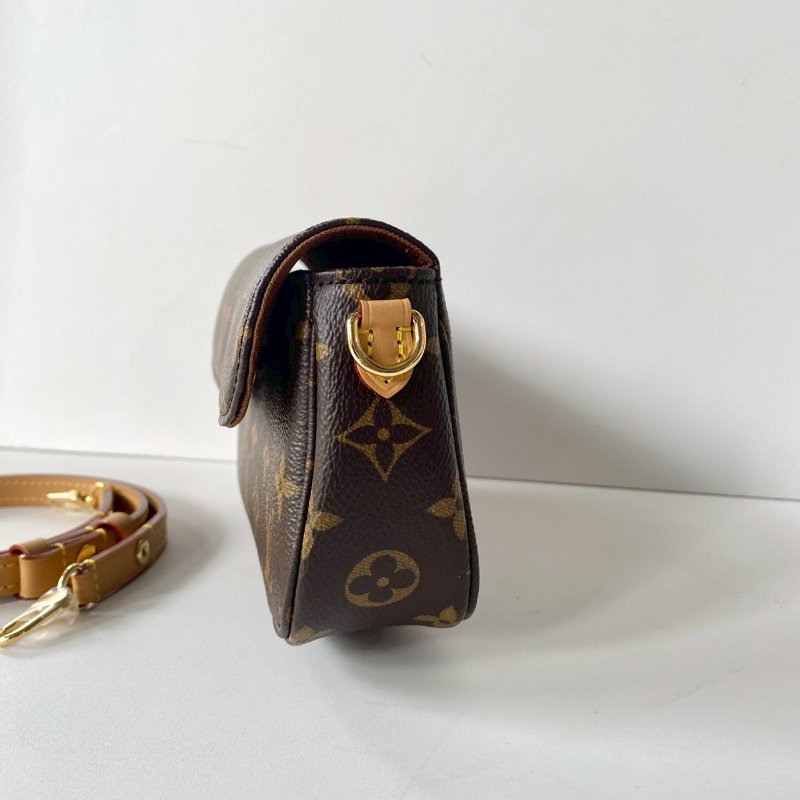 LV 新款 WALLET ON CHAIN IVY 老花 多功能 肩背 斜背 磁釦 腋下包 M81911-4