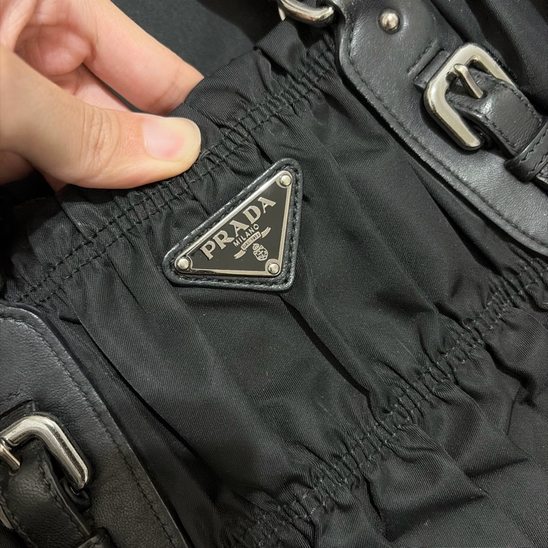 Prada Black Tessuto Gaufre尼龍包-12