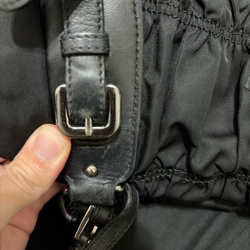 Prada Black Tessuto Gaufre尼龍包-17