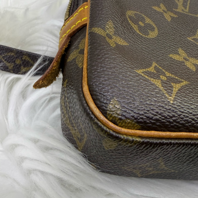 LOUIS VUITTON Marly Bandouliere Bag-12