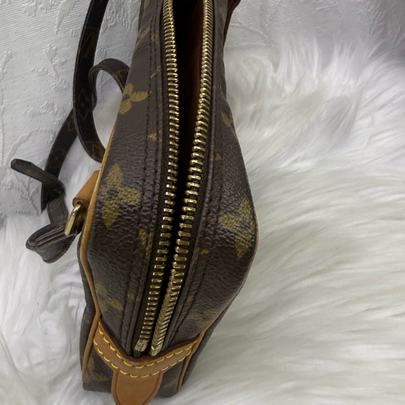 LOUIS VUITTON Marly Bandouliere Bag-15