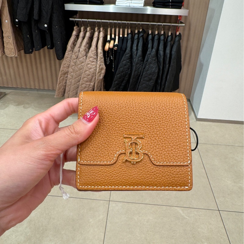 Burberry Burberry Compact Trifold Tan Grained 皮革短夾-0
