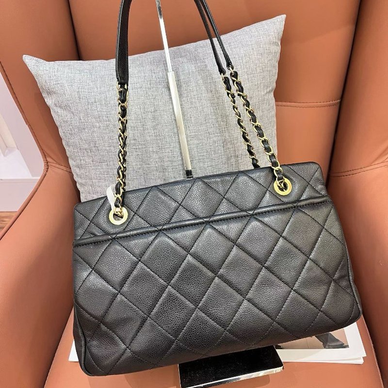 Chanel香奈兒黑金雙C大logo機場托特包-1