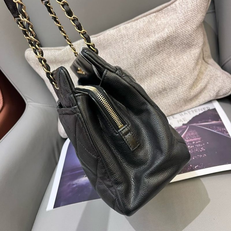 Chanel香奈兒黑金雙C大logo機場托特包-3