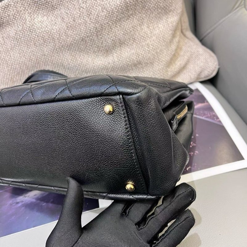 Chanel香奈兒黑金雙C大logo機場托特包-5