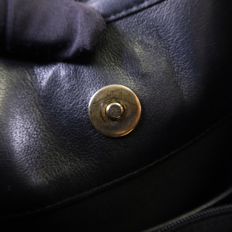 CHANEL 牛皮皮革24S Hobo金扣鏈帶手挽肩背兩用袋-9