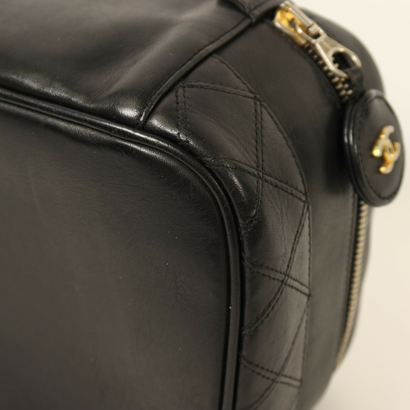 CHANEL 牛皮皮革Vintage Vanity Case金扣手挽袋-12