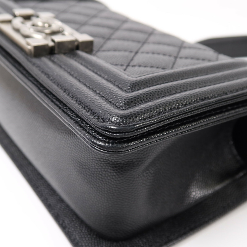 CHANEL 牛皮皮革Boy 20銀扣鏈帶肩背袋-11