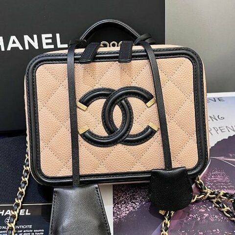 近新品 Chanel香奈兒米色荔枝紋牛皮小號相機包