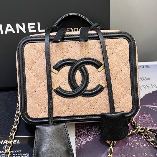 近新品 Chanel香奈兒米色荔枝紋牛皮小號相機包-0