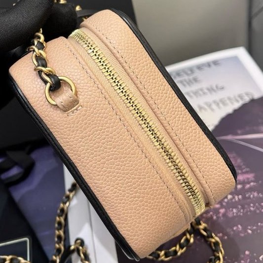 近新品 Chanel香奈兒米色荔枝紋牛皮小號相機包-2