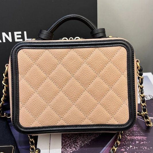 近新品 Chanel香奈兒米色荔枝紋牛皮小號相機包-6