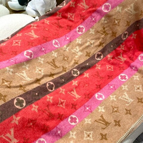 LV Monogram 羊毛 限定 VIC 限定 收藏 花卉 老花 雙面 毛毯 卡其色 紅色 M77314