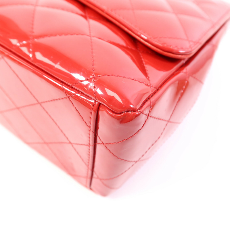 CHANEL 漆皮皮革Maxi Classic銀扣鏈帶肩背袋-10