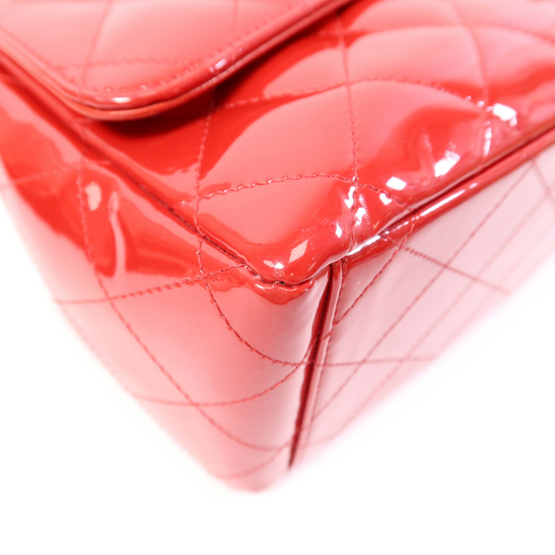 CHANEL 漆皮皮革Maxi Classic銀扣鏈帶肩背袋-11