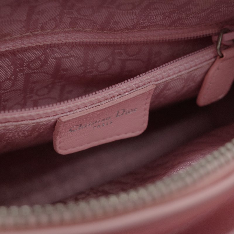 Dior迪奧Lady Dior 中號粉紅色藤格紋羊皮手提包-15