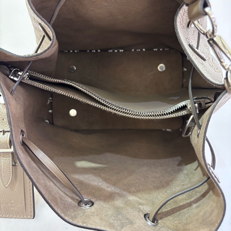 LV Muria編織手提把水桶包-9