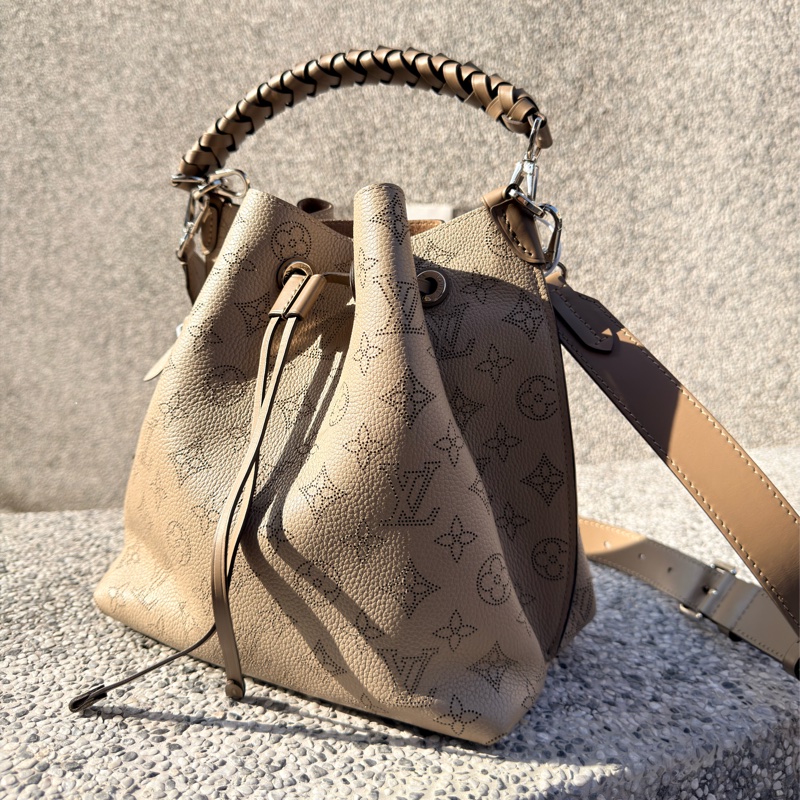 LV Muria編織手提把水桶包-10