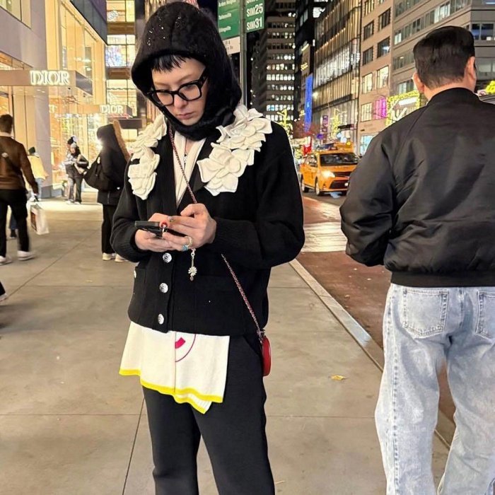 CHANEL 桃紅 Logo 黃邊 GD同款 喀什米爾 白色 羊絨 圍巾 披肩 AA7483-6