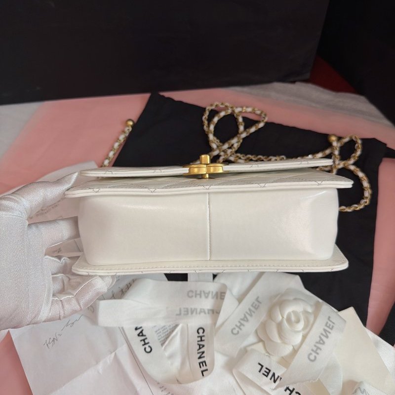 全新保存品 Chanel香奈兒雙金珠白色牛皮金扣鏈條包白雪公主配色-3