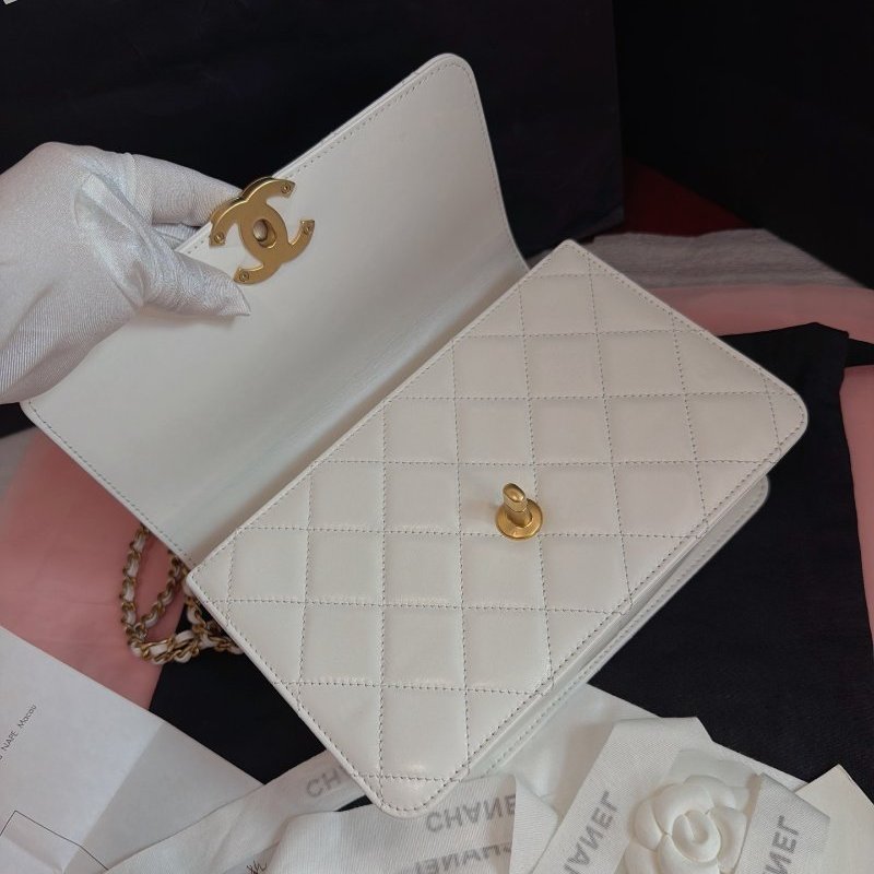 全新保存品 Chanel香奈兒雙金珠白色牛皮金扣鏈條包白雪公主配色-4
